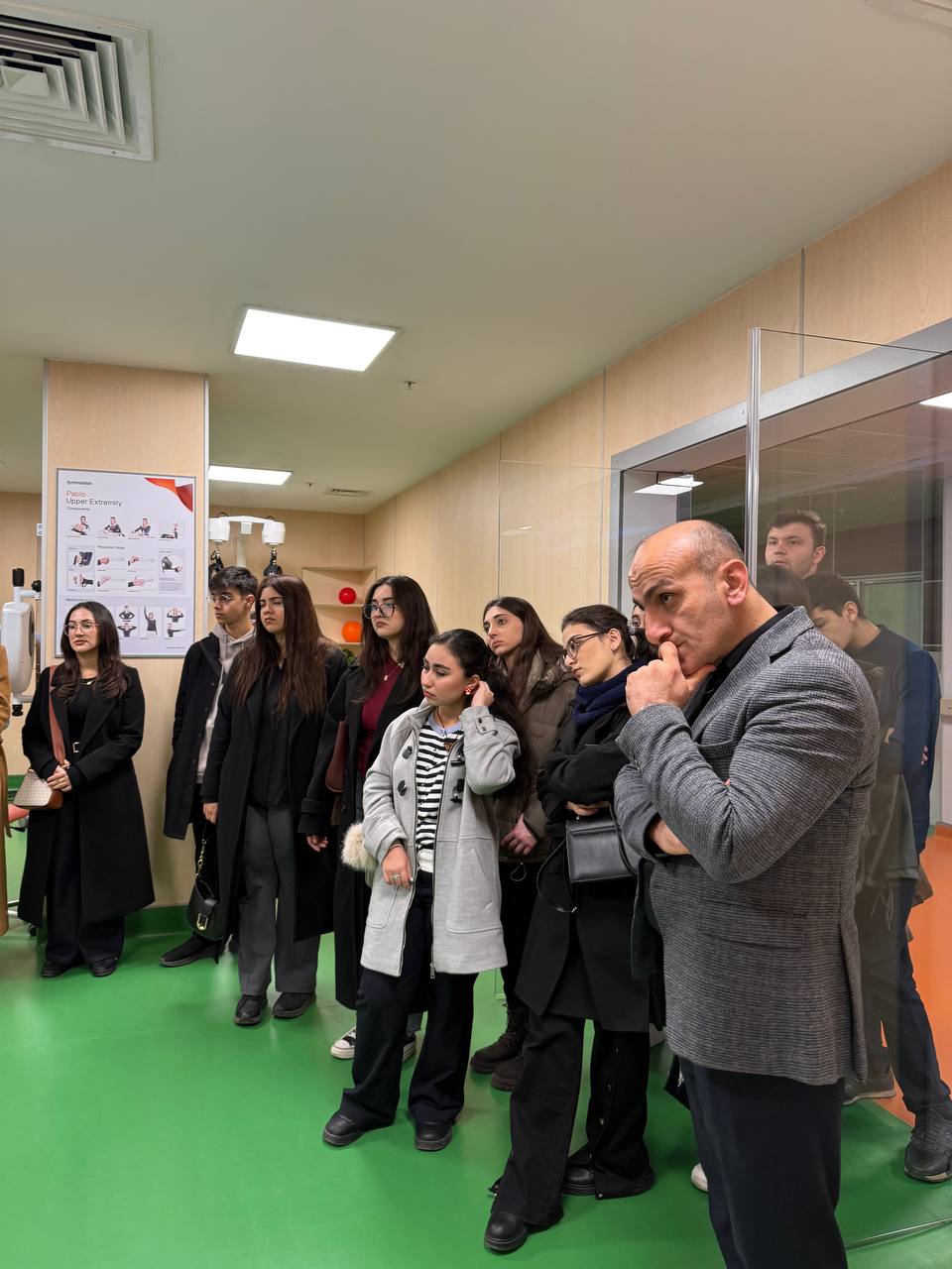 Yeni Klinikada infotur — iştirakçılar